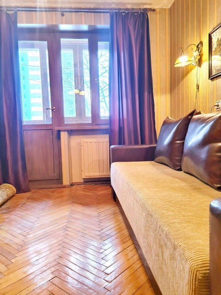 Продажа 3-комн квартиры на вторичном рынке Отечественная улица,  д. 7