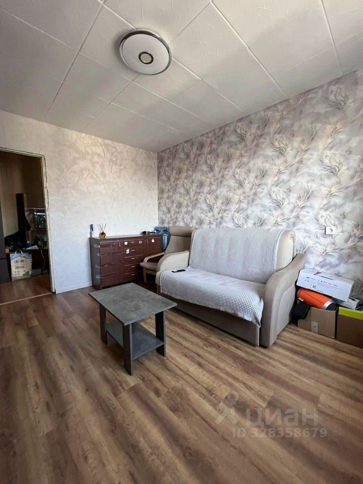 Продажа 3-комн квартиры на вторичном рынке пос. Лесные Поляны, улица Ленина, 11