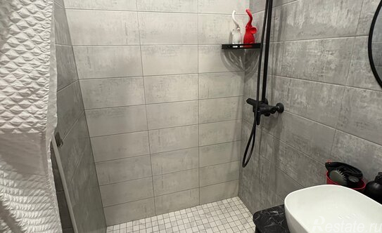 Продажа 1-комн квартиры на вторичном рынке Киришская улица,  д. 5