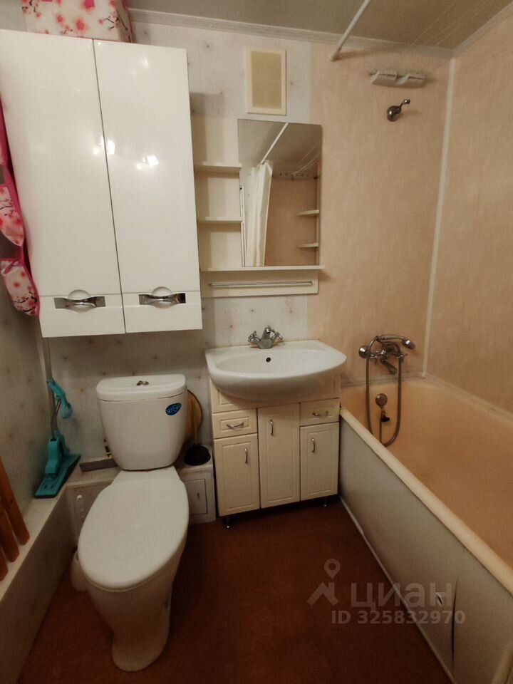 Продажа 2-комн квартиры на вторичном рынке Омская улица, 2