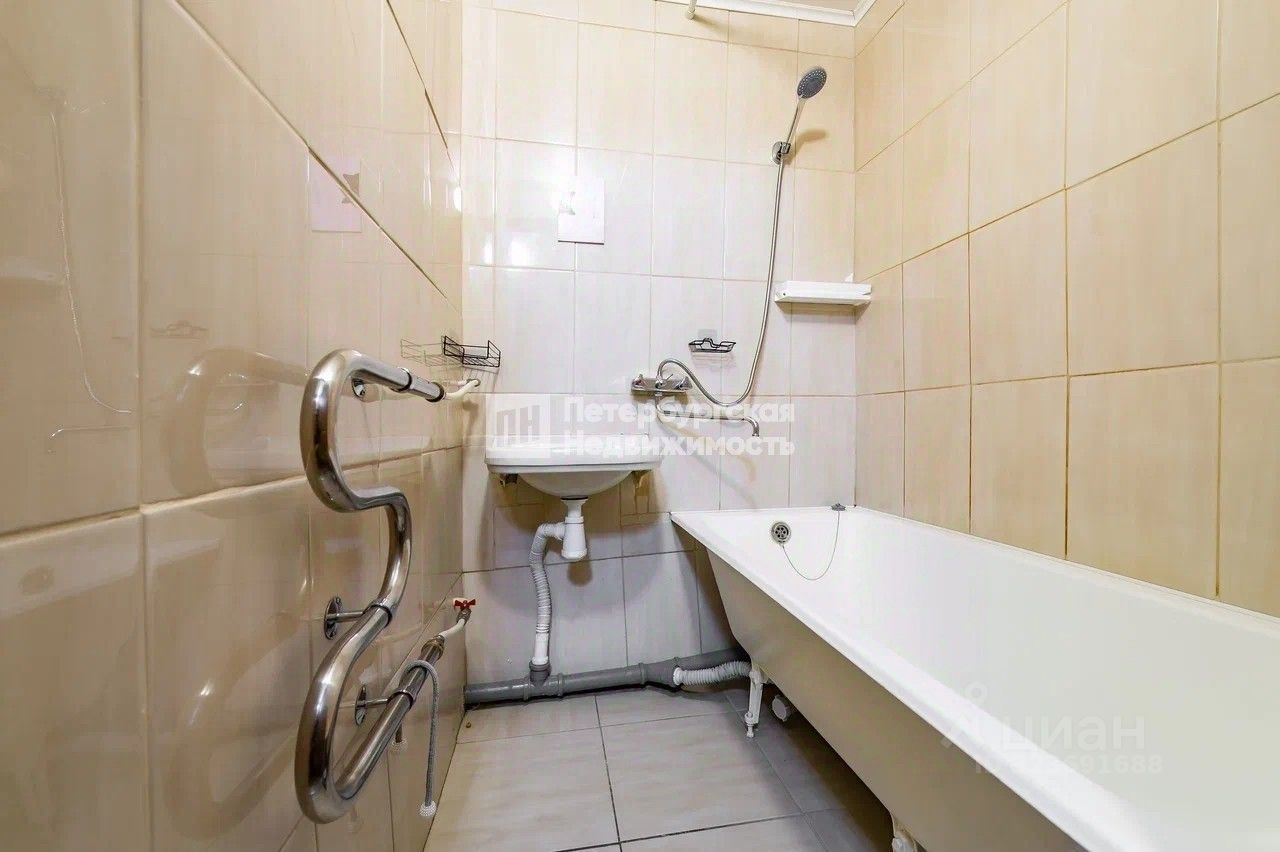 Продажа 2-комн квартиры на вторичном рынке проспект Науки, 11К2