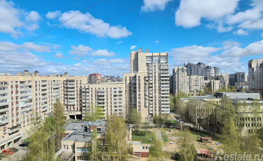 Продажа 2-комн квартиры на вторичном рынке Луначарского пр-кт