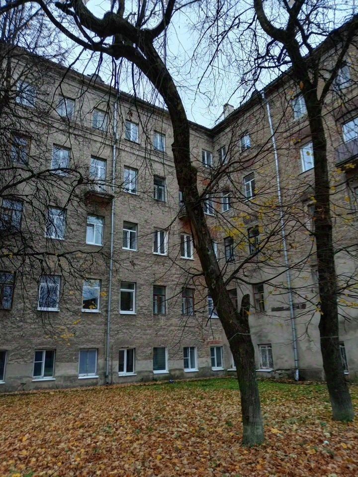 Продажа 2-комн квартиры на вторичном рынке пос. Парусинка, Ивангород, улица Текстильщиков, 4