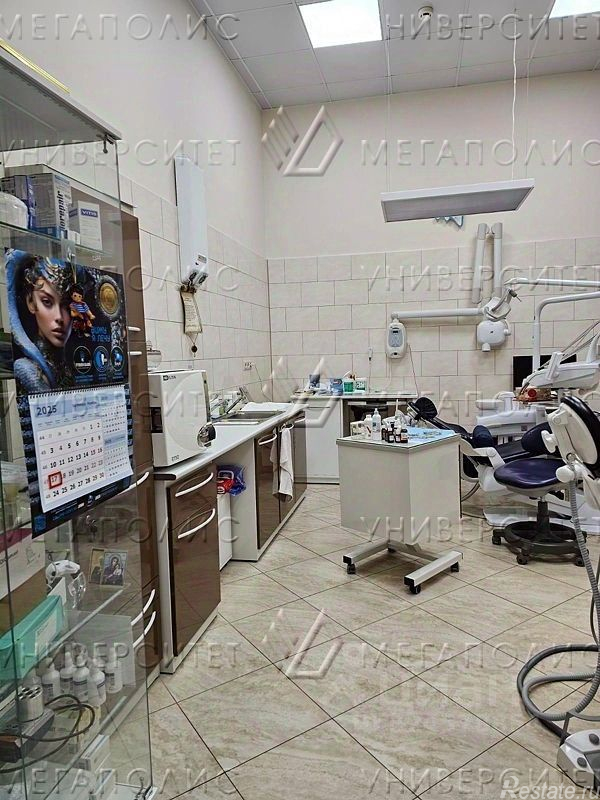 Аренда торгового помещения 60-летия Октября пр-кт,  д. 19