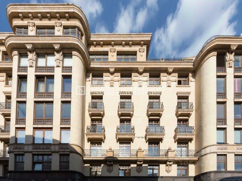 Продажа 5-комн квартиры на вторичном рынке переулок Хилков, 1