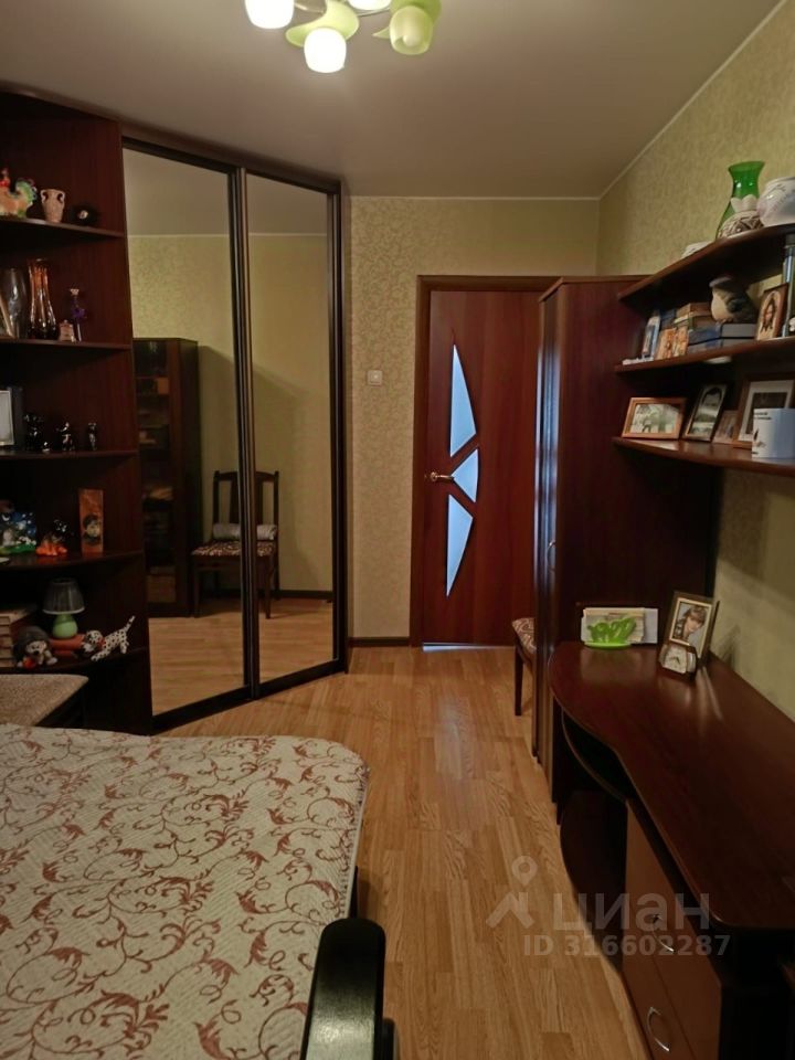 Продажа 2-комн квартиры на вторичном рынке пос. Стрельна, Кропоткинская улица, 6к1