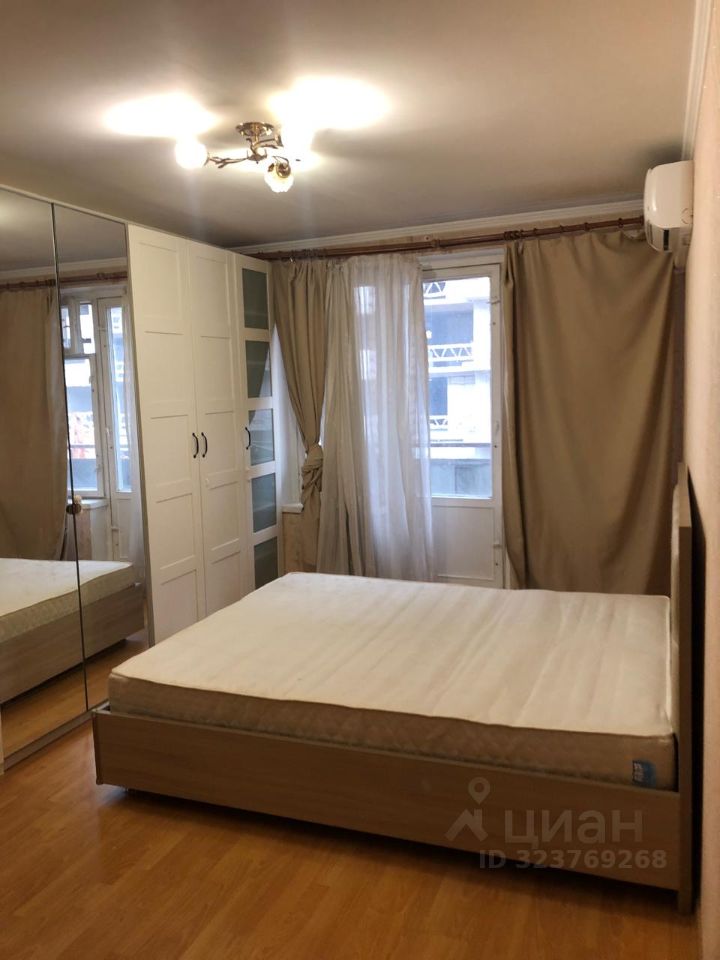 Аренда 1-комн квартиры на вторичном рынке Веерная улица, 32К2