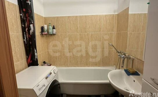 Продажа 1-комн квартиры на вторичном рынке Колпино г, Павловская ул,  д. 63,  к. 1