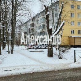 Продажа 1-комн квартиры на вторичном рынке Кириши г, Школьный пер,  д. 5