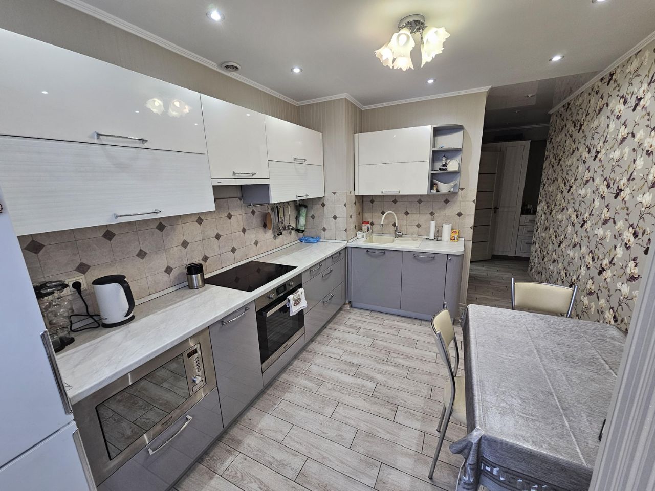 Продажа 2-комн квартиры на вторичном рынке Лопатино пгт, бульвар Солнечный, 11