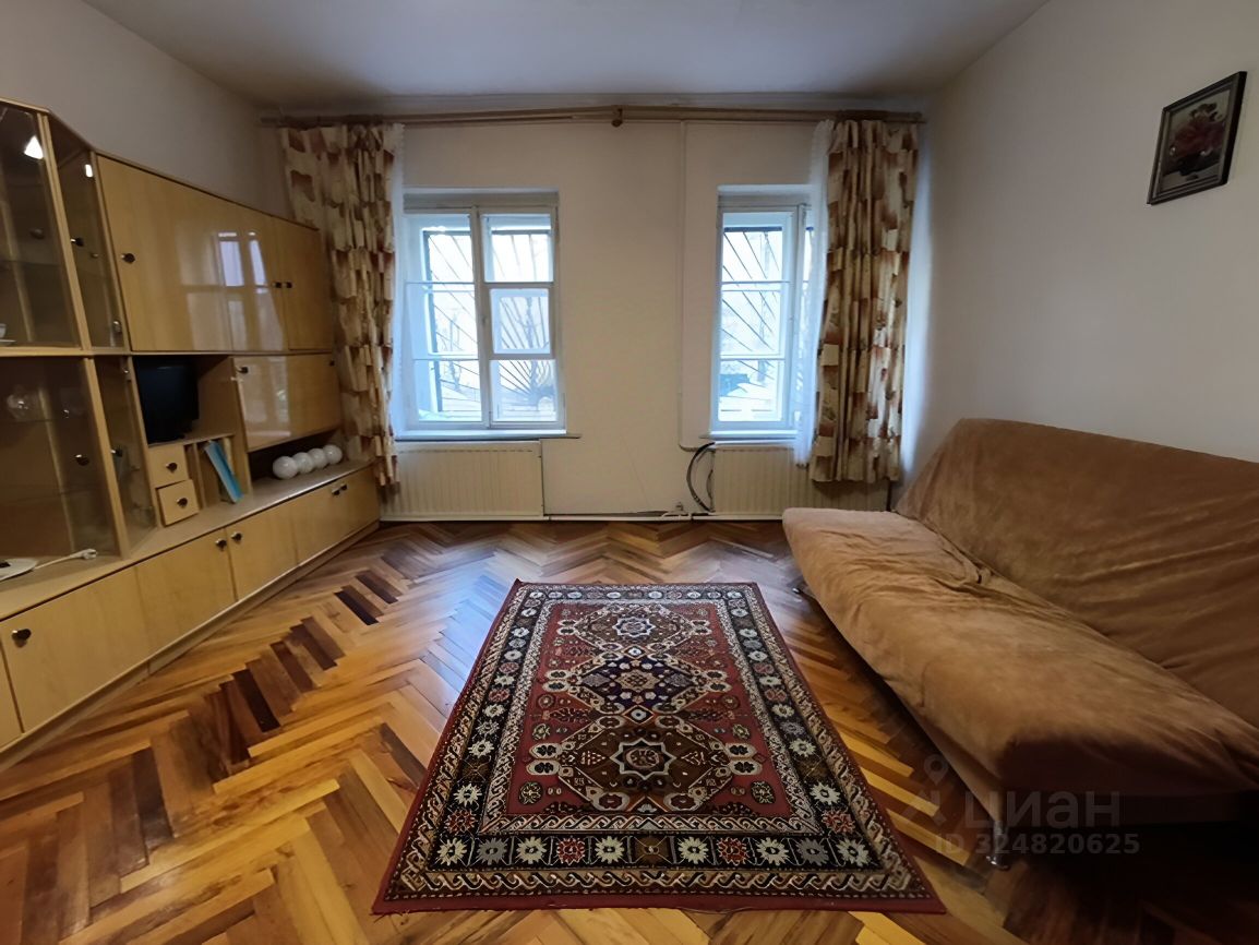 Продажа 2-комн квартиры на вторичном рынке переулок Басков, 18