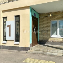 Продажа 3-комн квартиры на вторичном рынке Зенино, Озёрная улица,  д. 1