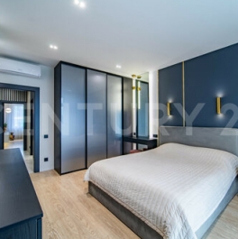 Продажа 3-комн квартиры на вторичном рынке Героев пр-кт,  д. 34,  к. 1