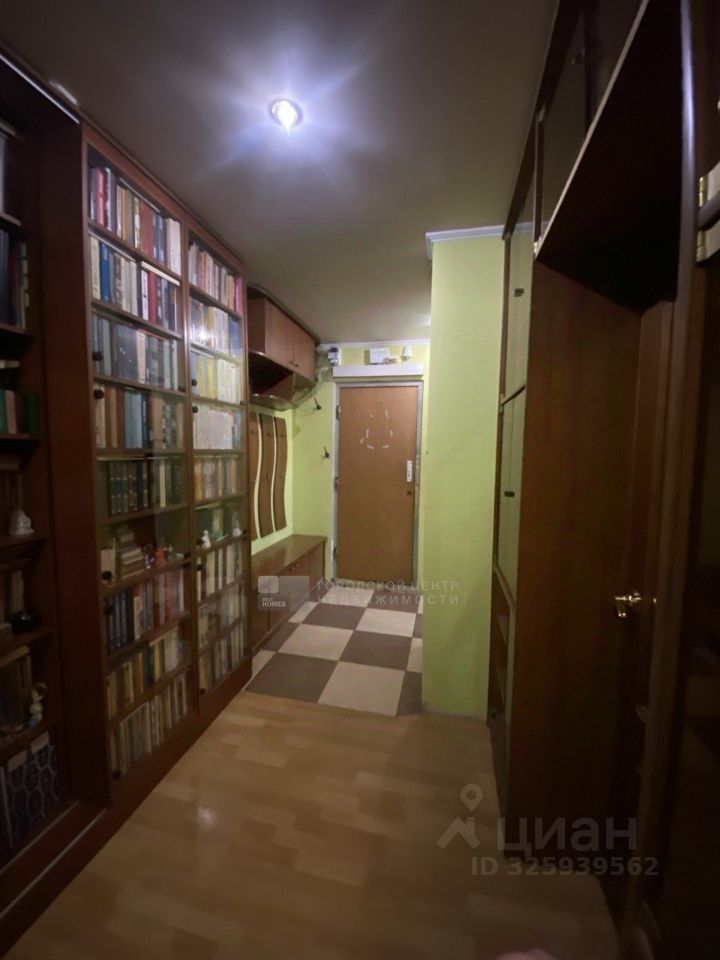 Продажа 3-комн квартиры на вторичном рынке улица Маршала Тухачевского, 33