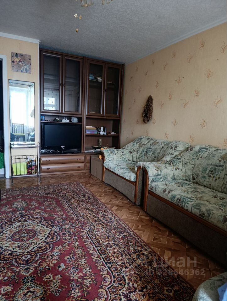 Продажа 1-комн квартиры на вторичном рынке Сосновый Бор, Солнечная улица, 32