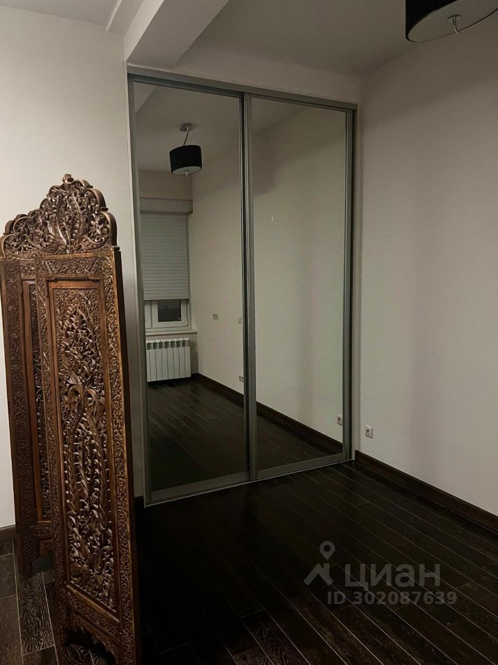 Продажа 3-комн квартиры на вторичном рынке улица Заморенова, 11А