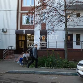 Продажа 4-комн квартиры на вторичном рынке улица Лескова,  д. 6