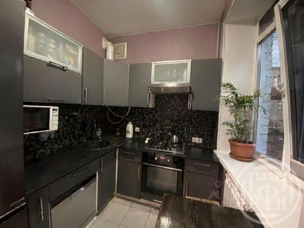 Продажа 2-комн квартиры на вторичном рынке Павловск, Гуммолосаровская улица, 17