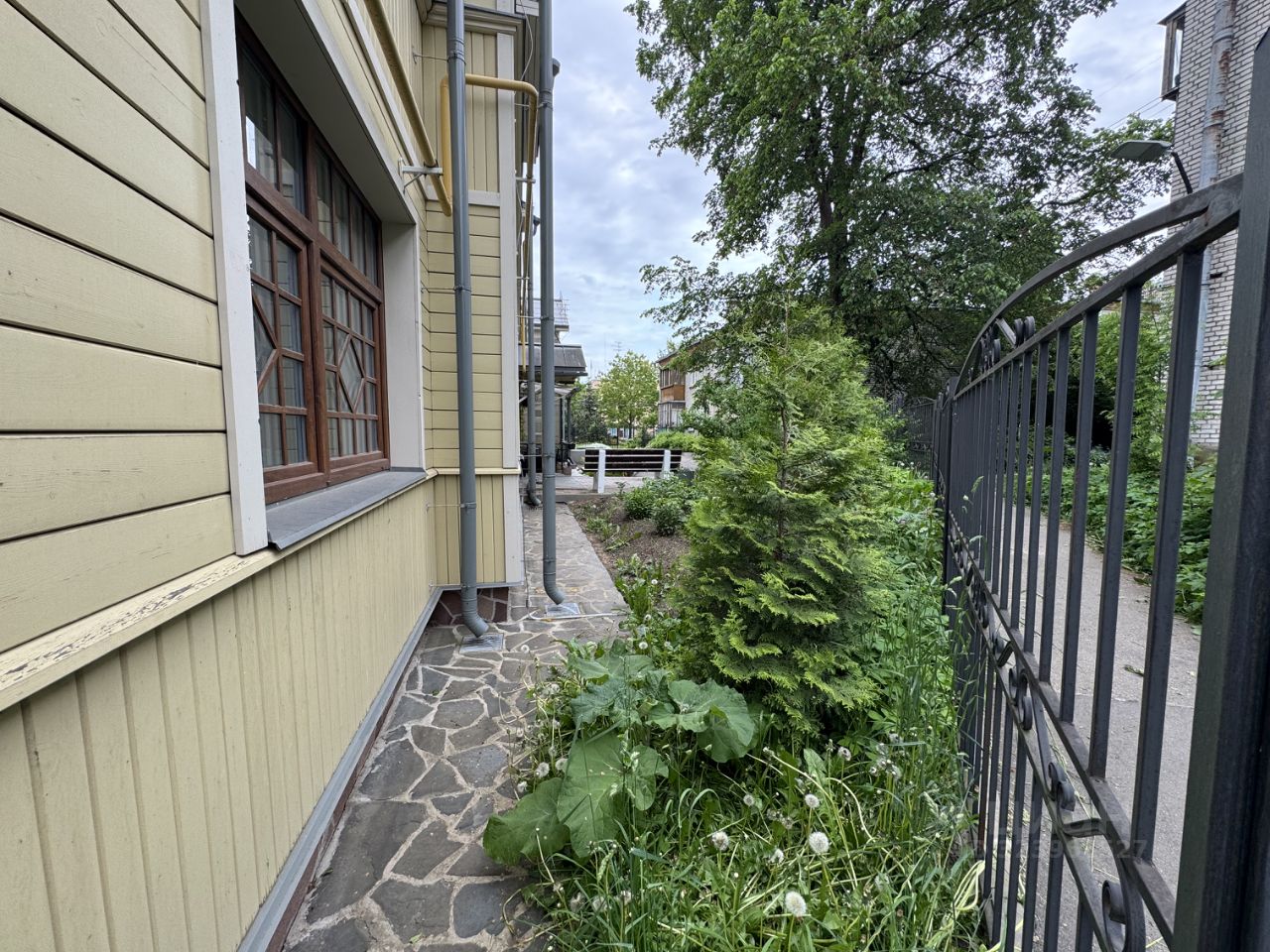 Продажа 2-комн квартиры на вторичном рынке Павловск, Песчаный переулок, 9