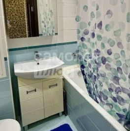 Продажа 2-комн квартиры на вторичном рынке Ореховый б-р,  д. 55/16