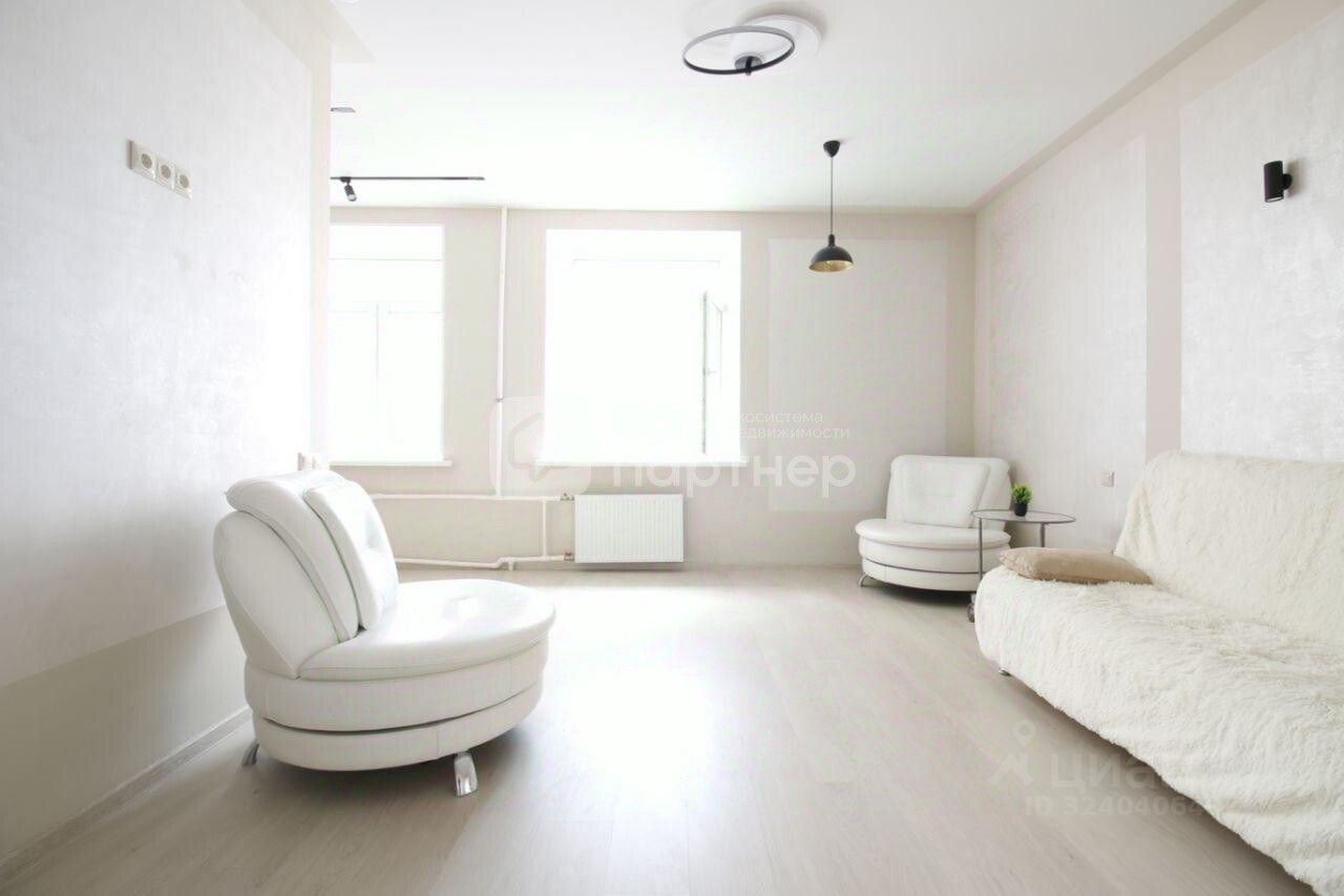 Продажа 2-комн квартиры на вторичном рынке улица Трефолева, 11