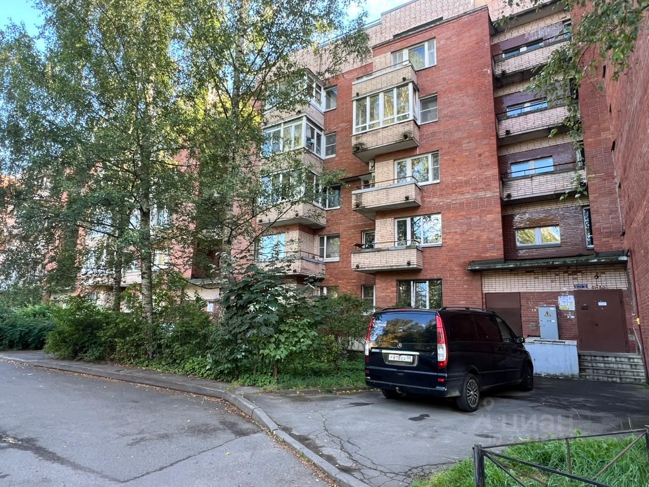 Продажа 1-комн квартиры на вторичном рынке Пушкин, улица Генерала Хазова, 6