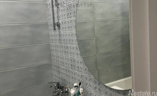 Продажа 1-комн квартиры на вторичном рынке Алма-Атинская улица,  д. 3 к1