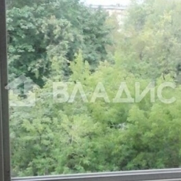 Продажа 4-комн квартиры на вторичном рынке Зубовский бульвар,  д. 16-20