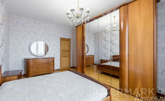 Аренда 6-комн квартиры на вторичном рынке Скаковая улица,  д. 5