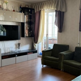 Продажа 4-комн квартиры на вторичном рынке улица Чекистов,  д. 22