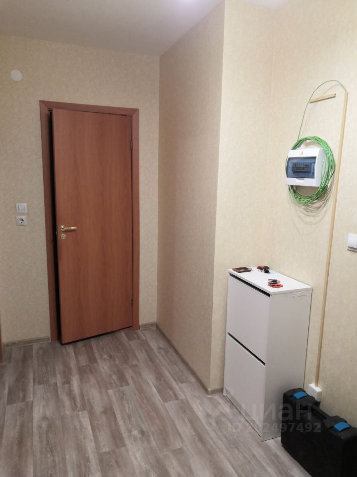 Аренда 1-комн квартиры на вторичном рынке проспект Юнтоловский, 45к2