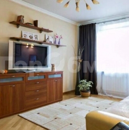 Продажа 2-комн квартиры на вторичном рынке Кутузовский пр-кт,  д. 17