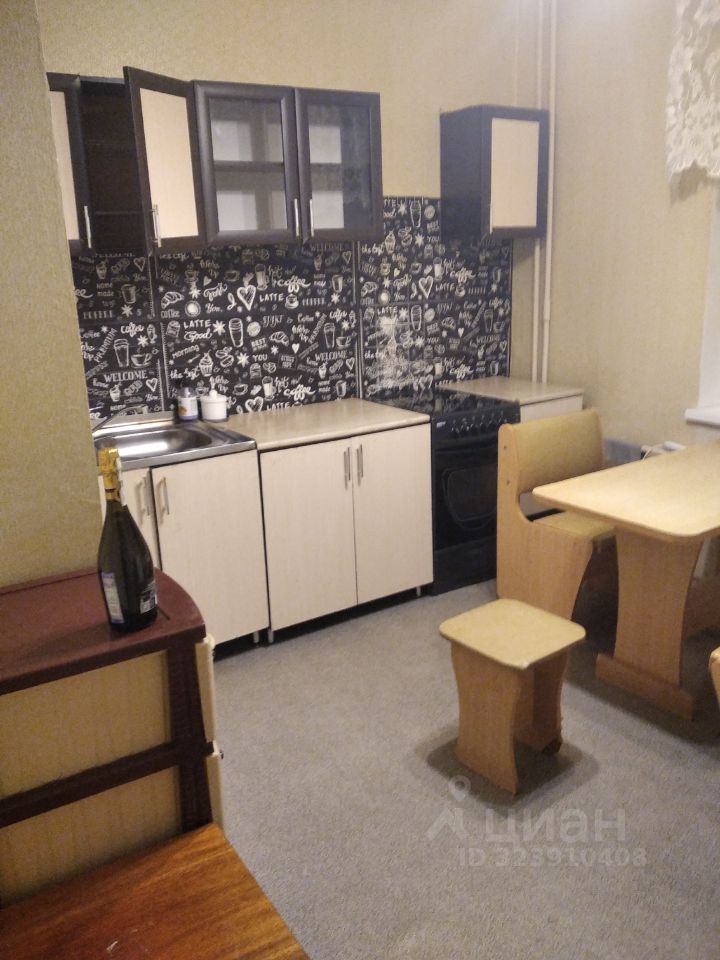 Продажа 3-комн квартиры на вторичном рынке Красное Село, улица Освобождения, 25к1