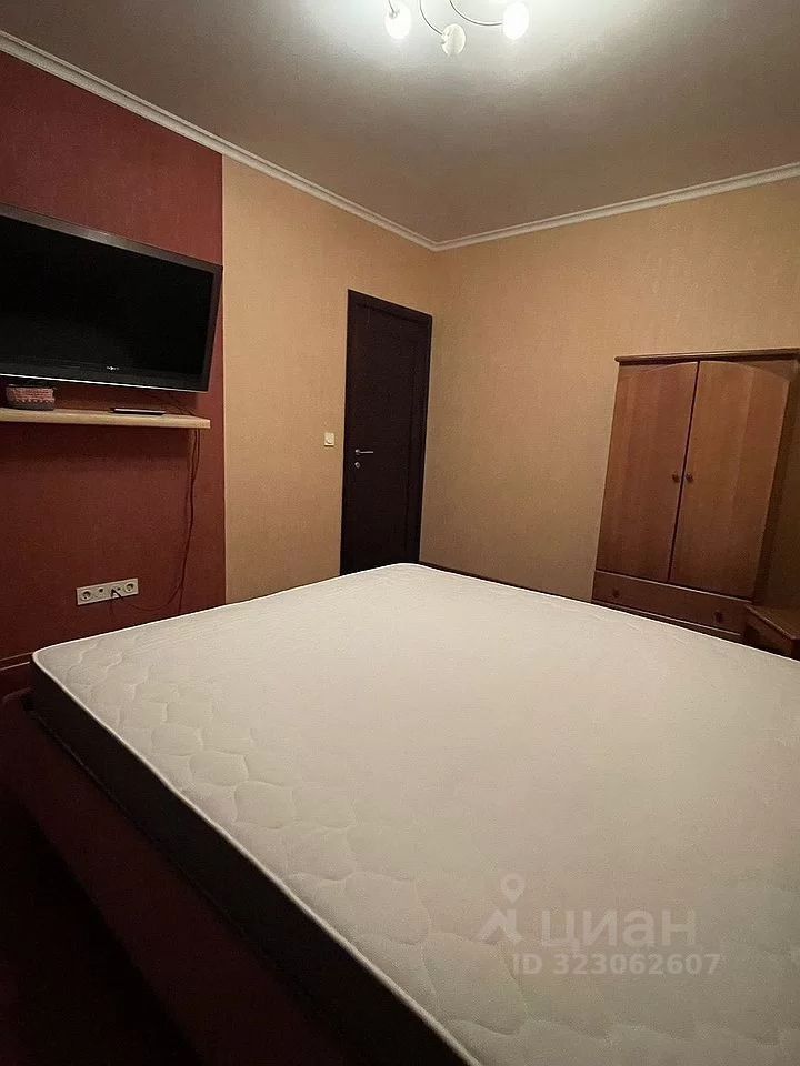 Аренда 2-комн квартиры на вторичном рынке улица Новаторов, 36К2