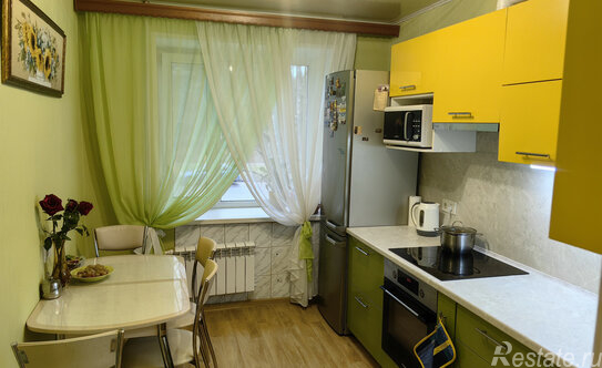 Продажа 3-комн квартиры на вторичном рынке улица Володарского,  д. 58А