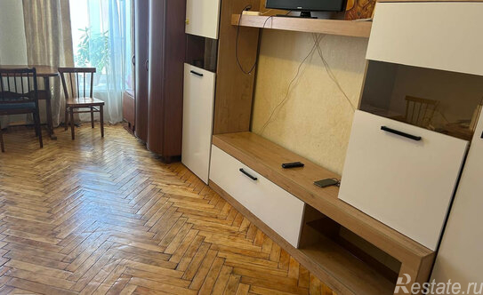 Продажа 5-комн квартиры на вторичном рынке Спасский пер,  д. 10