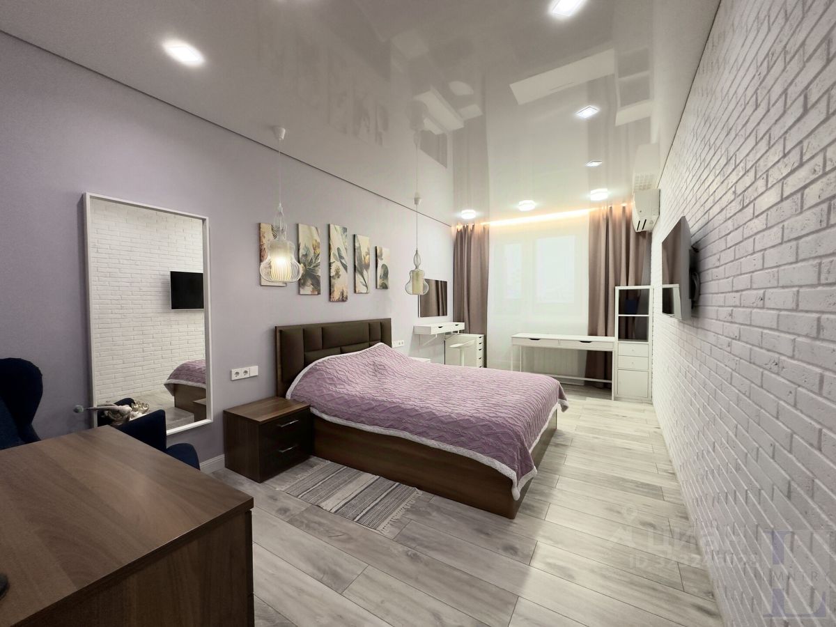 Продажа 3-комн квартиры на вторичном рынке Смоленская улица, 18