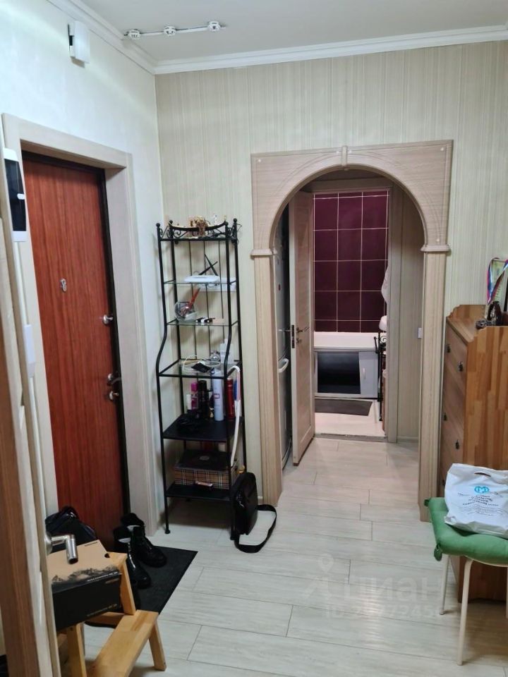 Продажа 1-комн квартиры на вторичном рынке Губернский мкр, улица Земская,  д. 4