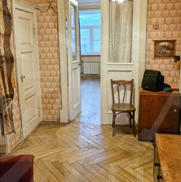 Продажа 3-комн квартиры на вторичном рынке Трехсвятительский Б. пер,  д. 1