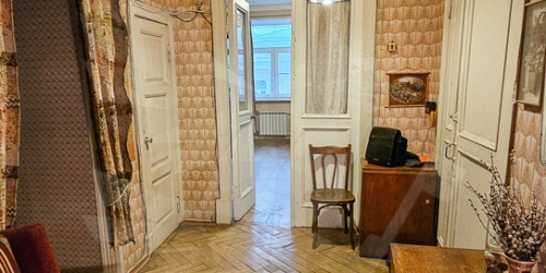 3-комн квартира Трехсвятительский Б. пер,  д. 1