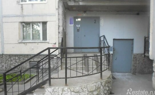 Продажа 1-комн квартиры на вторичном рынке Индустриальный пр-кт,  д. 13