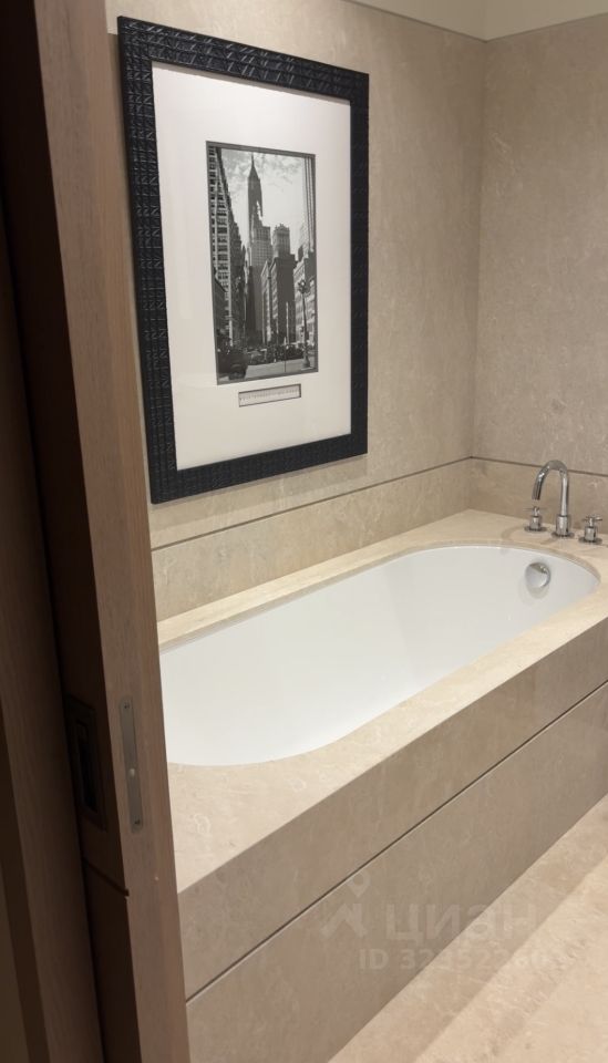 Аренда 3-комн квартиры на вторичном рынке набережная Адмирала Лазарева, 22