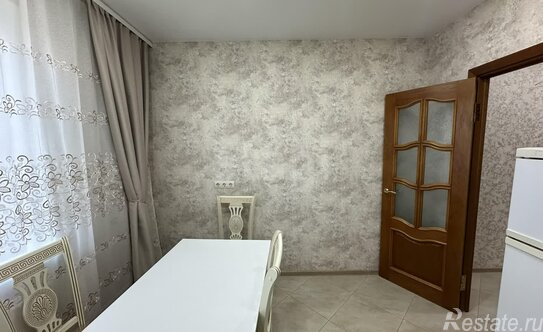 Продажа 3-комн квартиры на вторичном рынке улица Хошимина,  д. 9 к1