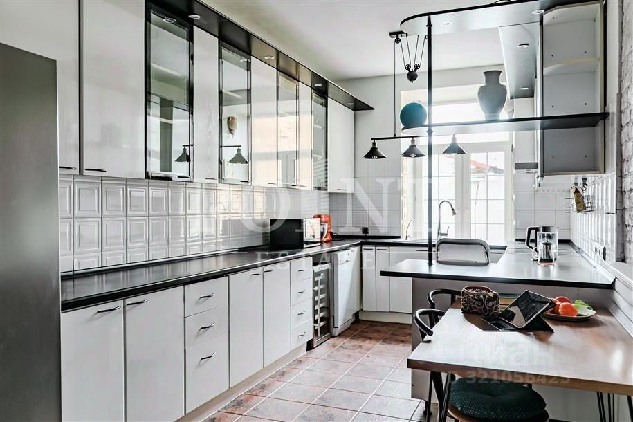 Продажа 3-комн квартиры на вторичном рынке переулок Лучников, 7/4С5