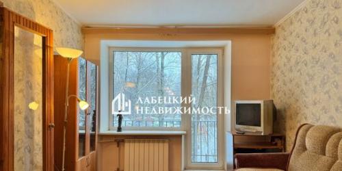 2-комн квартира Школьная улица,  д. 17