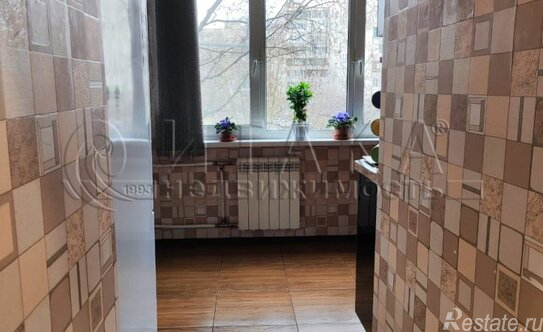 Продажа 4-комн квартиры на вторичном рынке Купчинская ул,  д. 8 к1