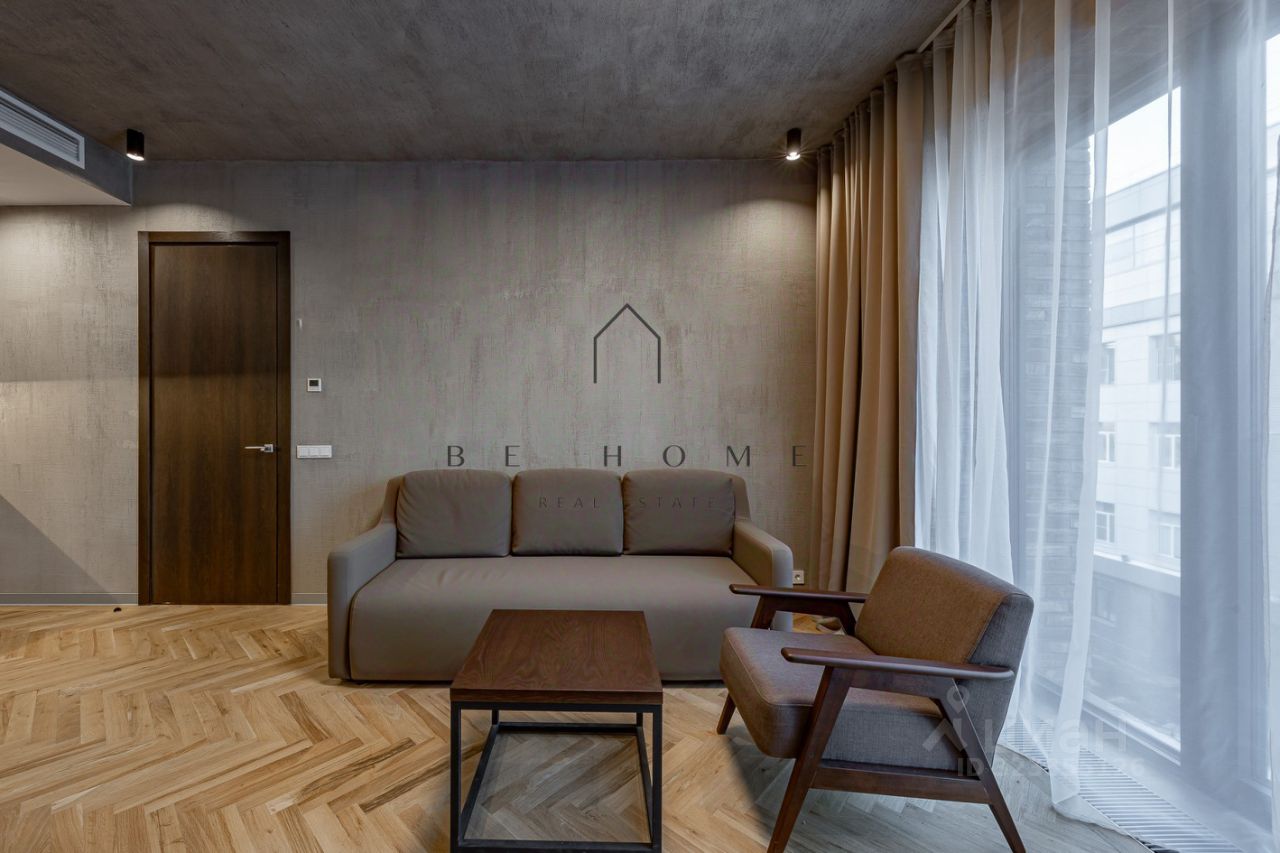 Аренда 3-комн квартиры на вторичном рынке проспект Средний Васильевского острова, 83с2