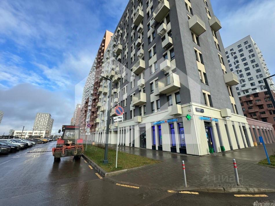 Аренда торгового помещения Коробово, Взлётная улица,  д. 4