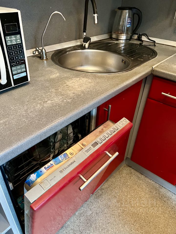 Продажа 3-комн квартиры на вторичном рынке Земледельческая улица, 1