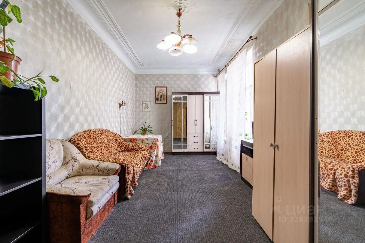 Продажа 5-комн квартиры на вторичном рынке Мытнинская улица, 15